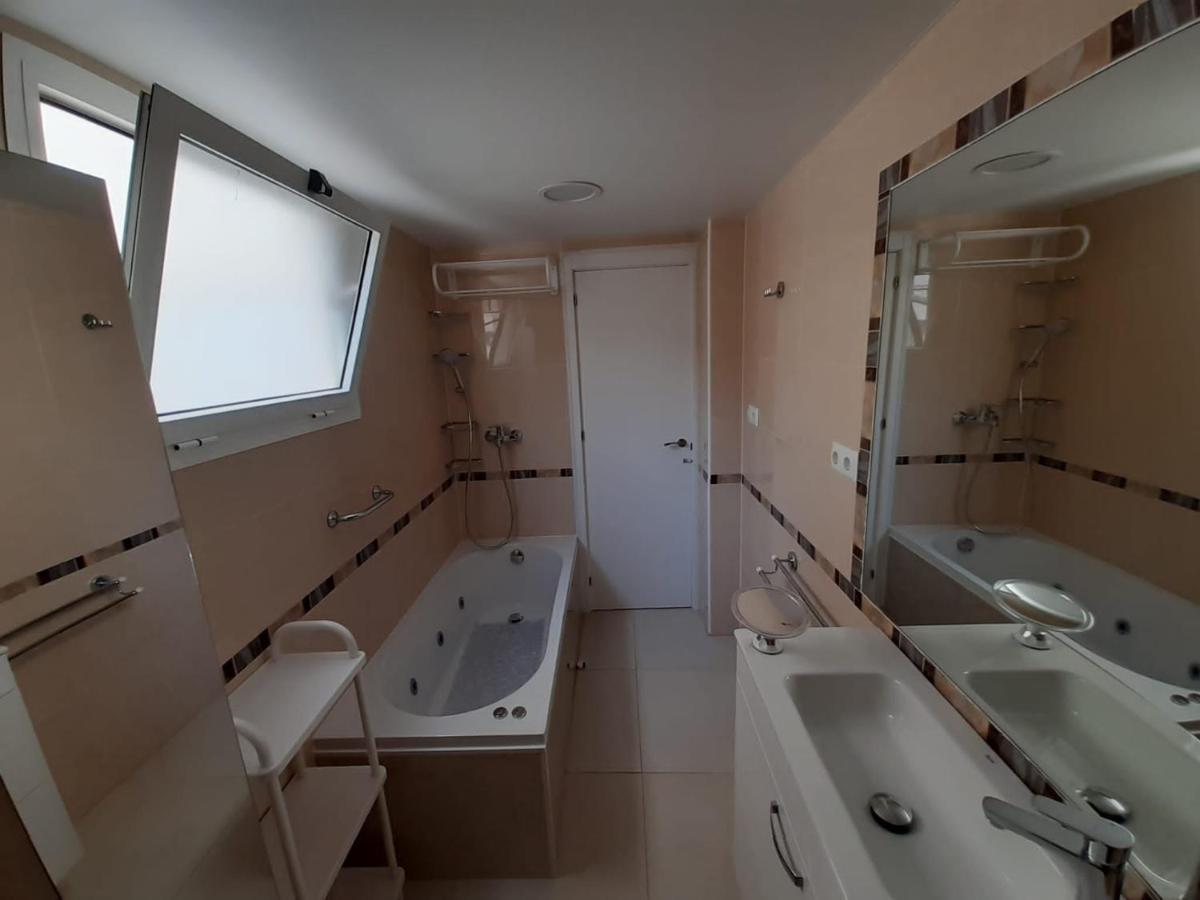 Modern Huge Appartement, Just 100 M From The Beach Santa Pola Exteriör bild